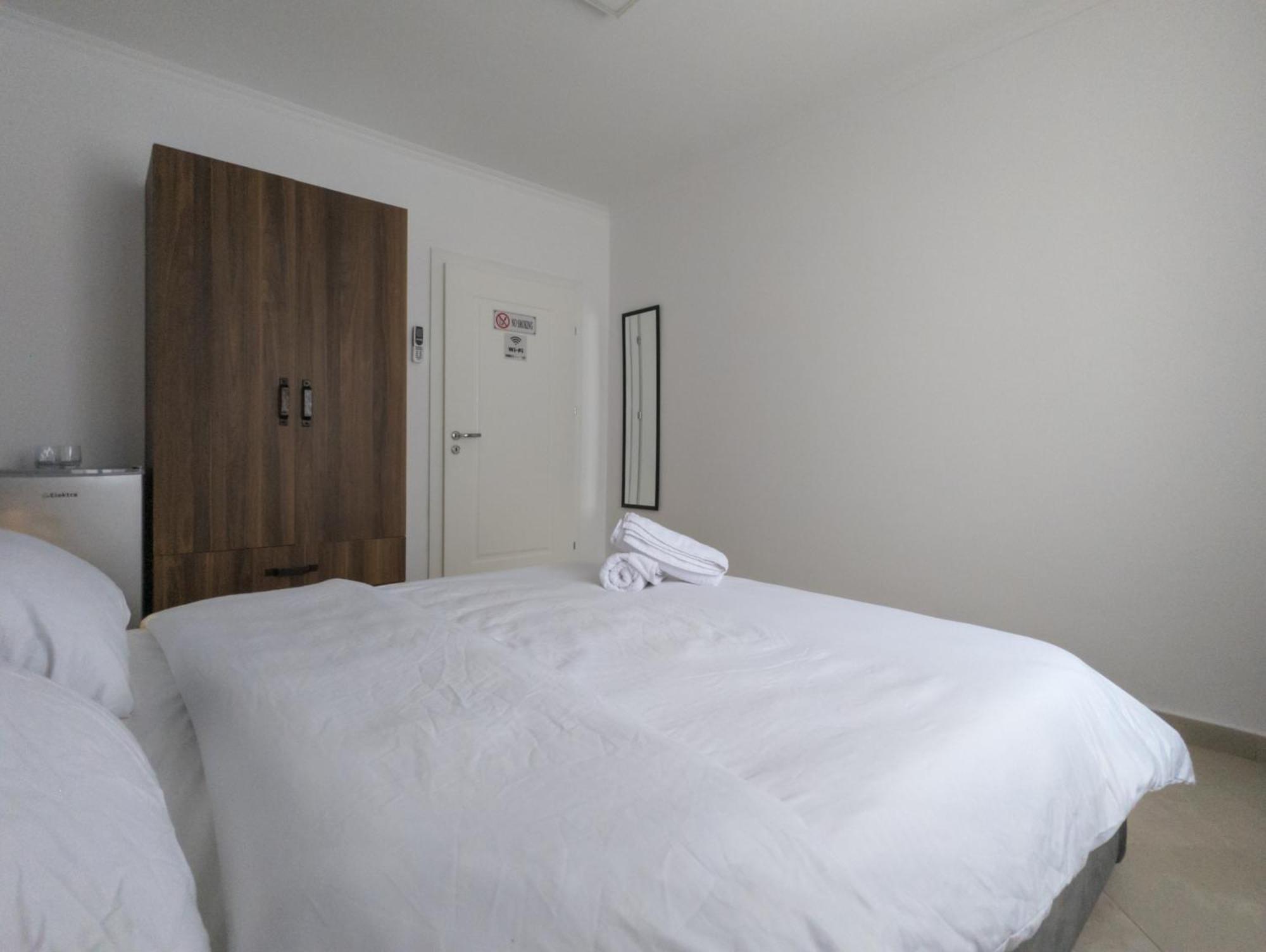 Center Luxury Rooms Тирана Экстерьер фото