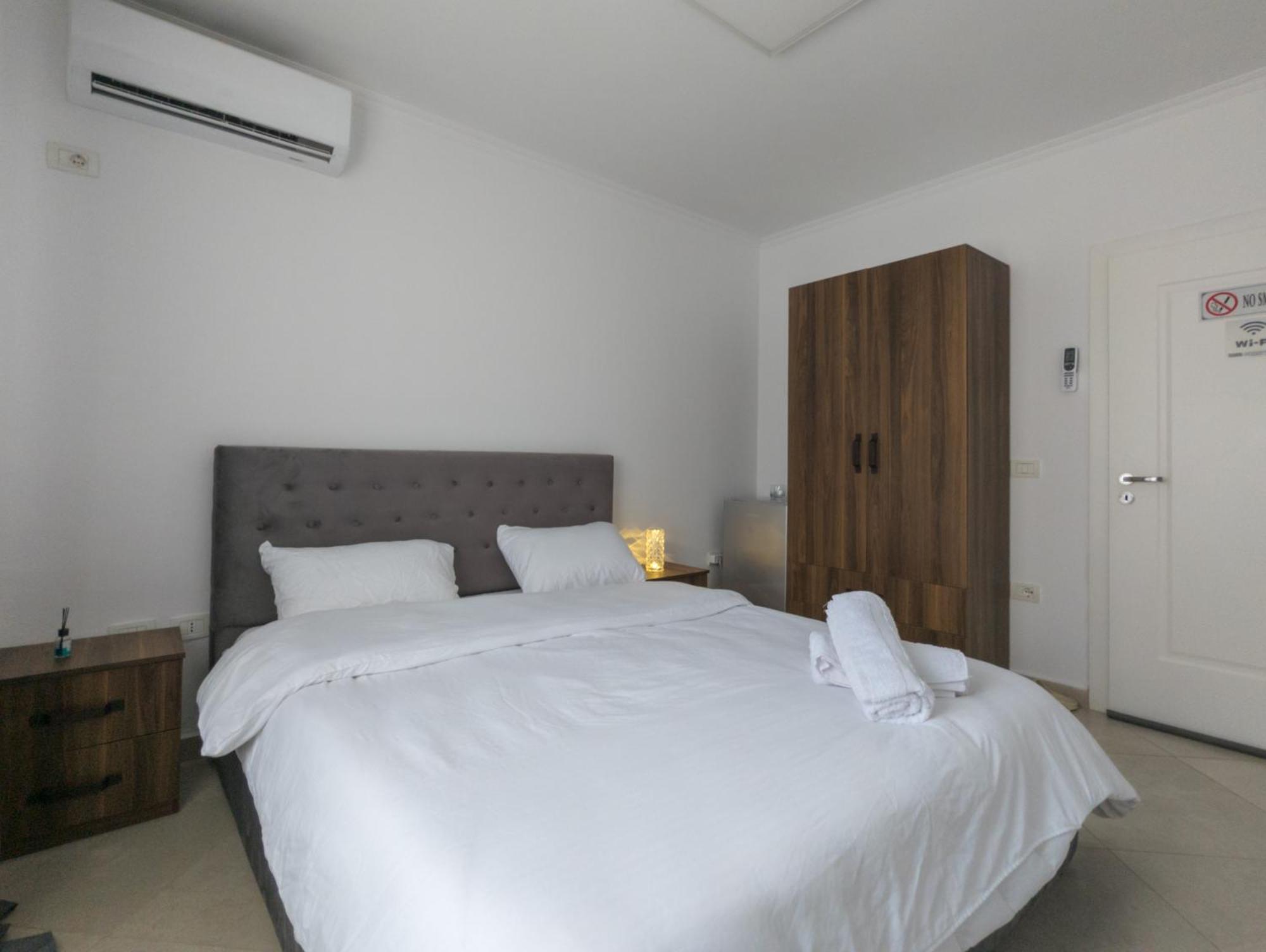 Center Luxury Rooms Тирана Экстерьер фото