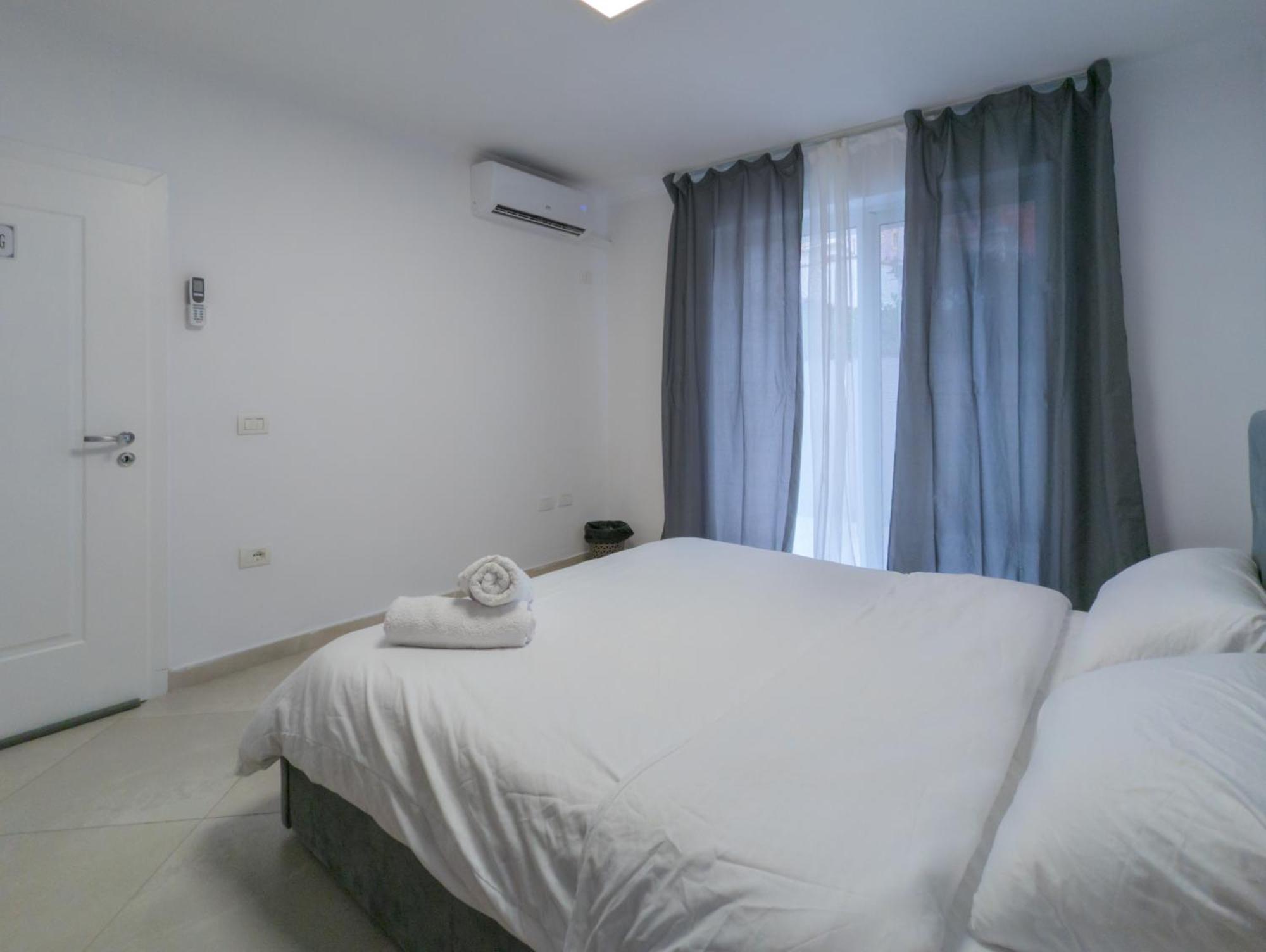 Center Luxury Rooms Тирана Экстерьер фото